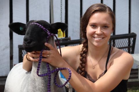 Sierra Tichnell receives the 2021 AFS Alumni Scholarship